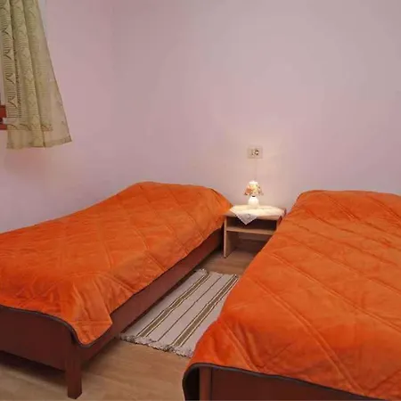 Apartament In 14928 Veli Lošinj