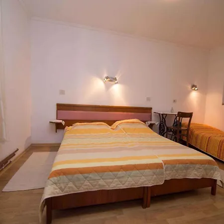 In 14928 Veli Losinj