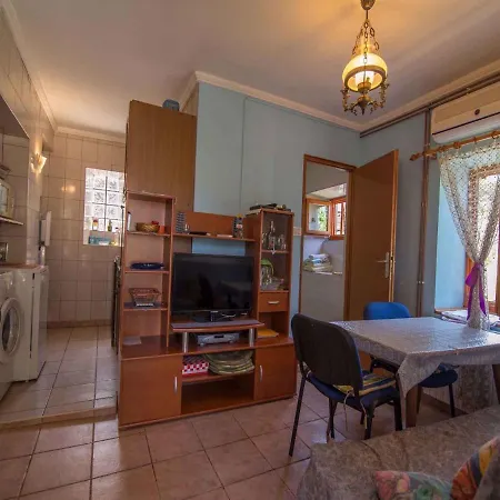 Apartment In 14928 Veli Losinj